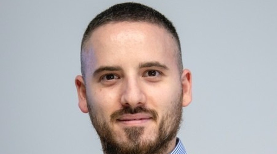 马斯克削减科研预算遭图灵奖获得者抨击