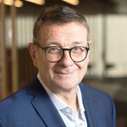 巴西雷亚尔兑美元下跌 1% 刷新日低,成为新兴市场货币中的表现最差者。